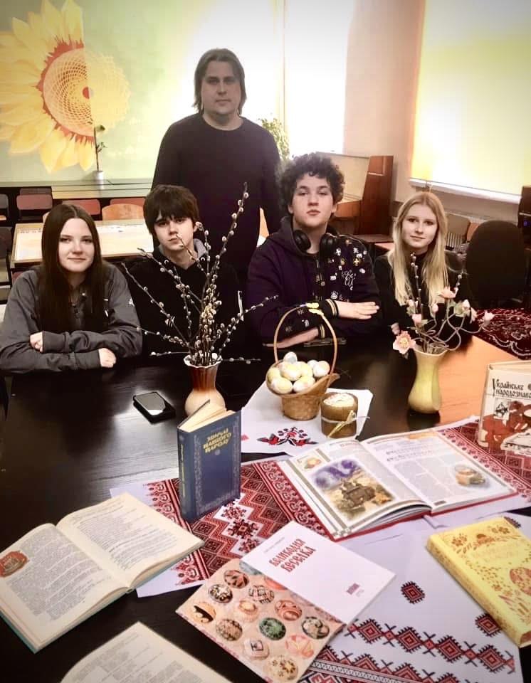 ЗАСІДАННЯ ГУРТКА НАЦІОНАЛЬНО-ПАТРІОТИЧНОГО ВИХОВАННЯ «КОД НАЦІЇ»